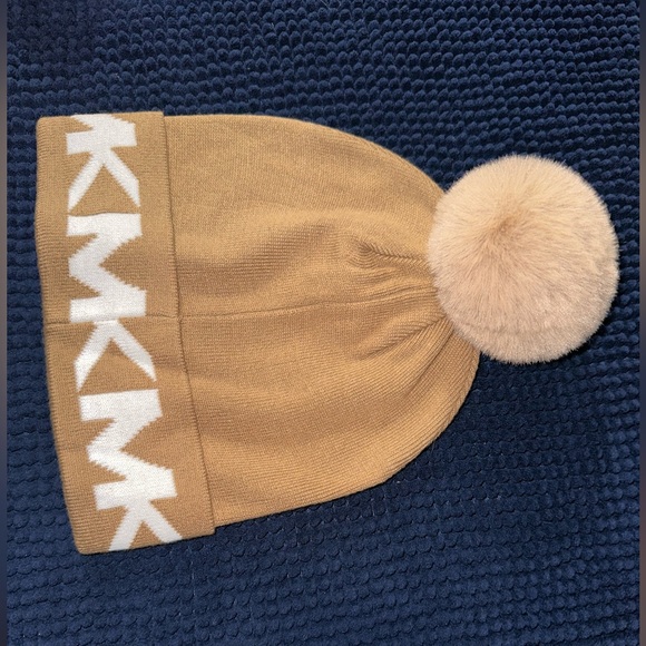 Brand NEW Michael Kors Tan Beenie - Picture 2 of 5